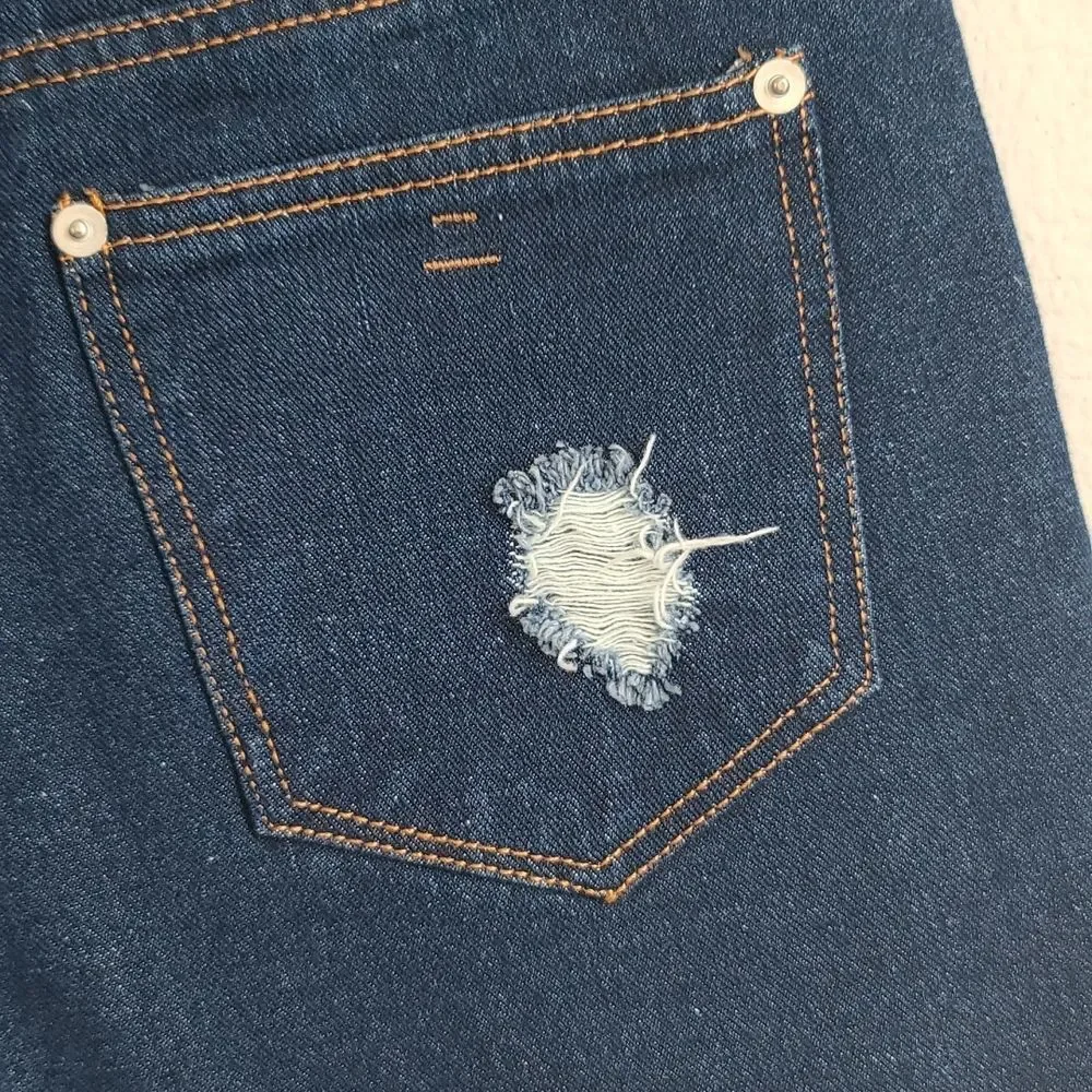 SHORTS. CHELSEA AND VIOLET DENIM SHORTS - Picture 7 of 13